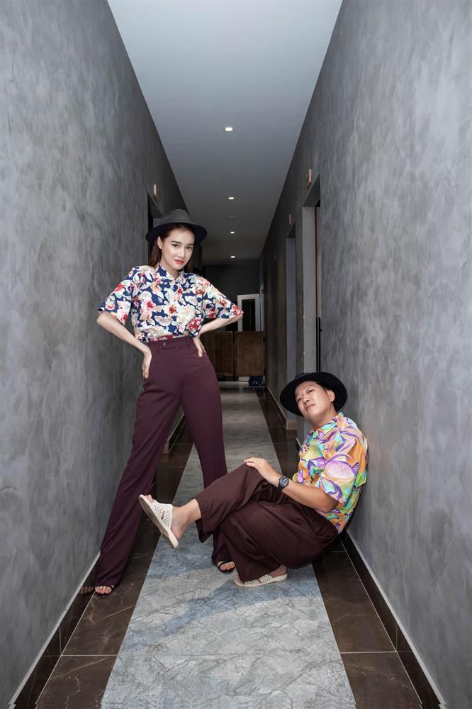 Gu thời trang sân bay tối giản của Nhã Phương-9