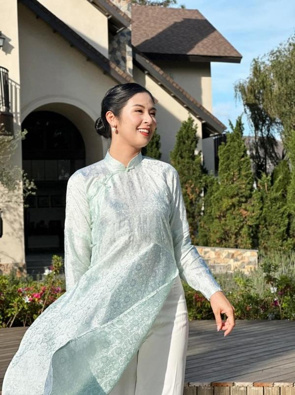 Chỉ 1 bức ảnh mà có tới 2 Hoa hậu vướng nghi vấn đang mang thai-3