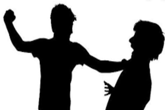 Hai cha con đánh chết người sau mâu thuẫn trong công ty