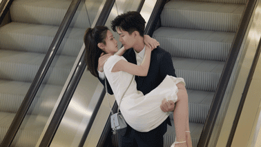 Nụ hôn bị chê mất vệ sinh, phi logic trên phim ảnh-3