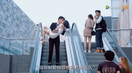 Nụ hôn bị chê mất vệ sinh, phi logic trên phim ảnh-4