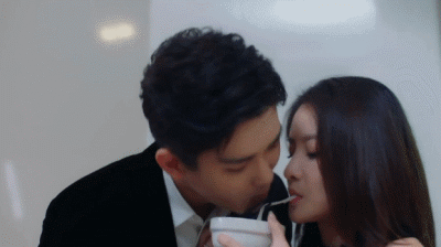 Nụ hôn bị chê mất vệ sinh, phi logic trên phim ảnh-6