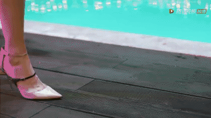 Nụ hôn bị chê mất vệ sinh, phi logic trên phim ảnh-7