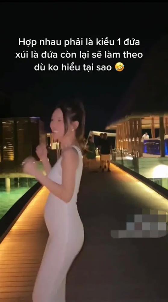 Lucie Nguyễn lộ bụng bầu vượt mặt mà body vẫn chuẩn-3