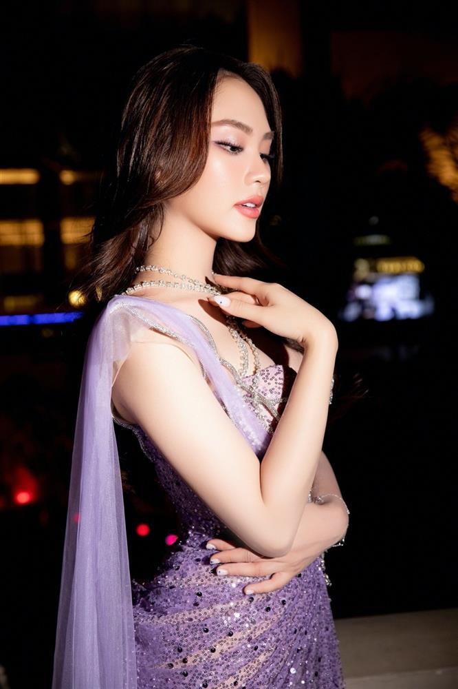 Hoa hậu Mai Phương đụng hàng Miss Universe: Ai được đánh giá cao hơn?-2