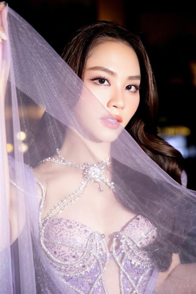 Hoa hậu Mai Phương đụng hàng Miss Universe: Ai được đánh giá cao hơn?-7