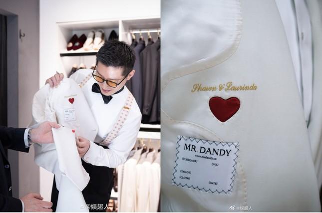 Lễ phục đám cưới Đậu Kiêu - Hà Siêu Liên: Thiết kế tinh xảo, cài cắm ẩn ý đặc biệt-9