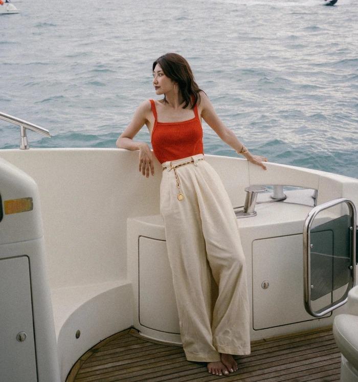 10 cách mặc quần ống rộng sành điệu khi đi du lịch-1