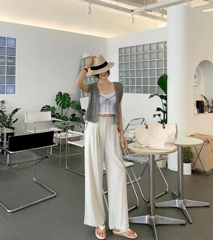 10 cách mặc quần ống rộng sành điệu khi đi du lịch-7