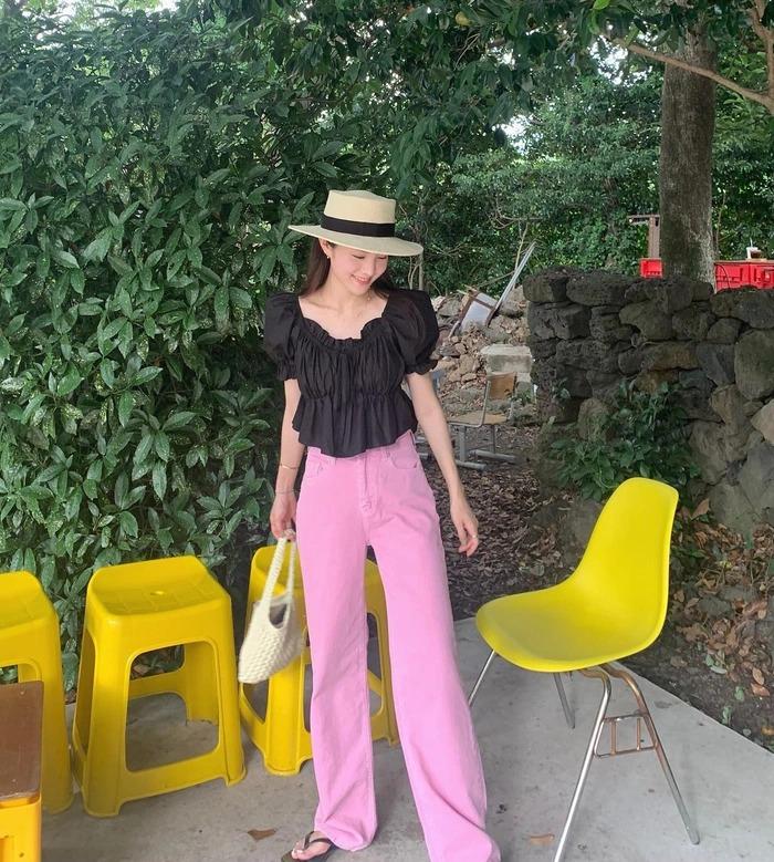 10 cách mặc quần ống rộng sành điệu khi đi du lịch-10