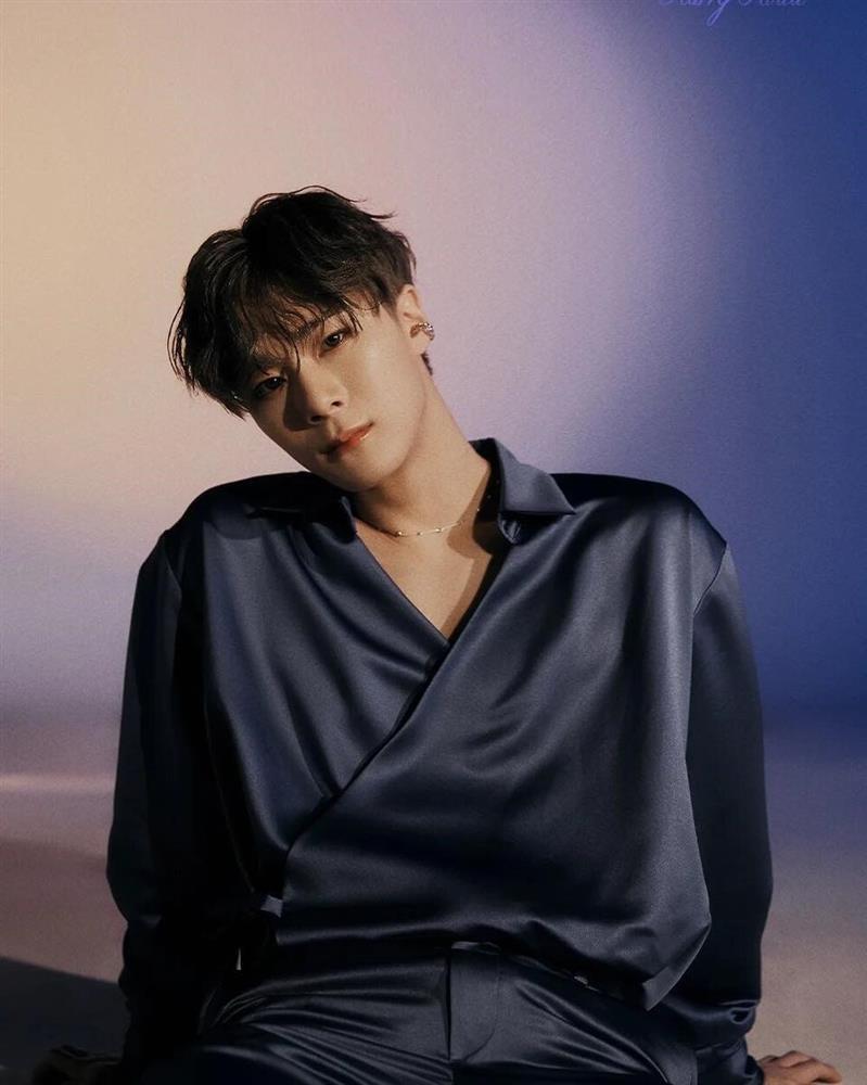 Em gái hủy sô, MC nổi tiếng khóc khi đưa tin cái chết của Moonbin-1