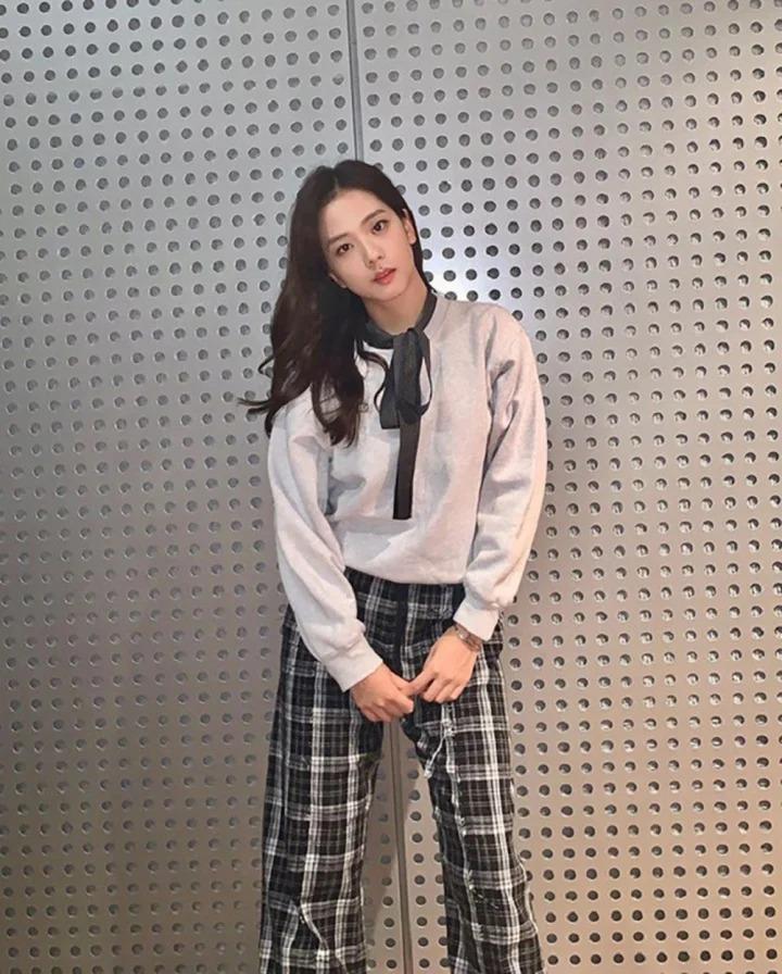 Công thức hack dáng với quần ống rộng giống sao Hàn-8