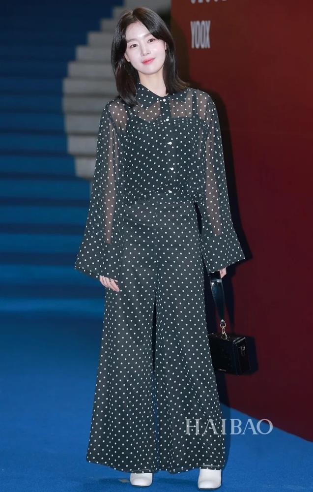 Công thức hack dáng với quần ống rộng giống sao Hàn-10