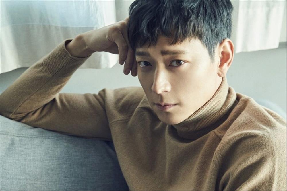 Mỹ nam dính tin hẹn hò Rosé: Xuất thân giàu có, từng yêu thầm Song Hye Kyo-3