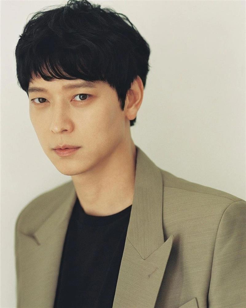 Mỹ nam dính tin hẹn hò Rosé: Xuất thân giàu có, từng yêu thầm Song Hye Kyo-4