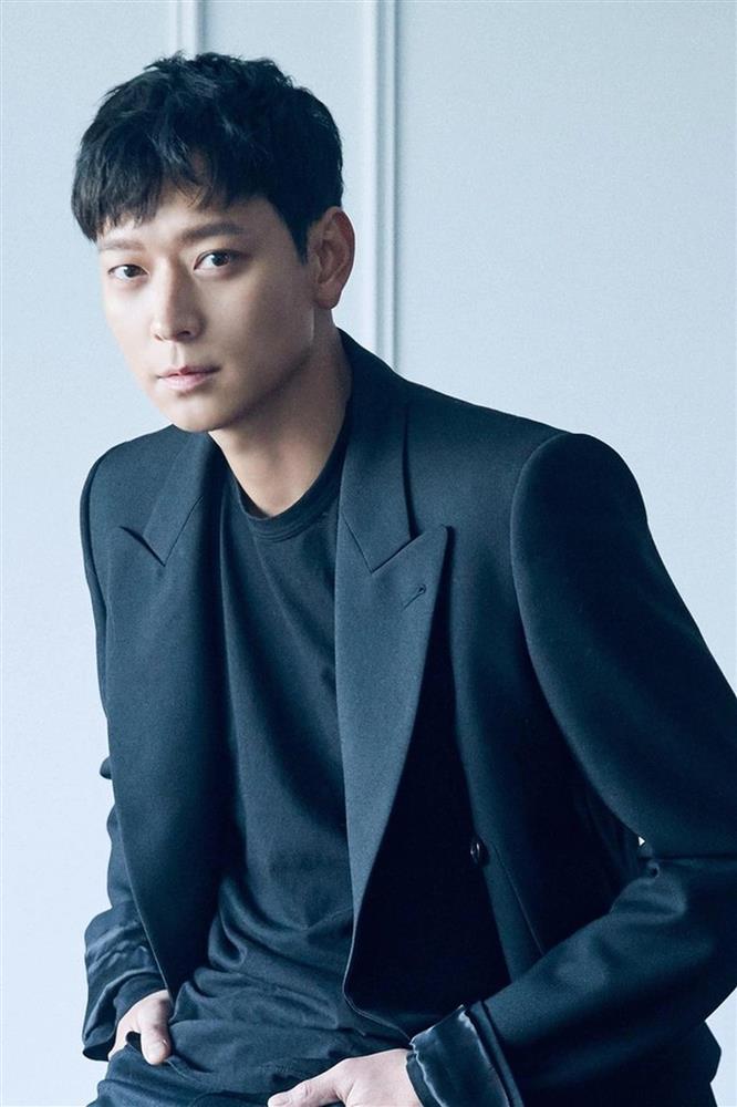 Mỹ nam dính tin hẹn hò Rosé: Xuất thân giàu có, từng yêu thầm Song Hye Kyo-5