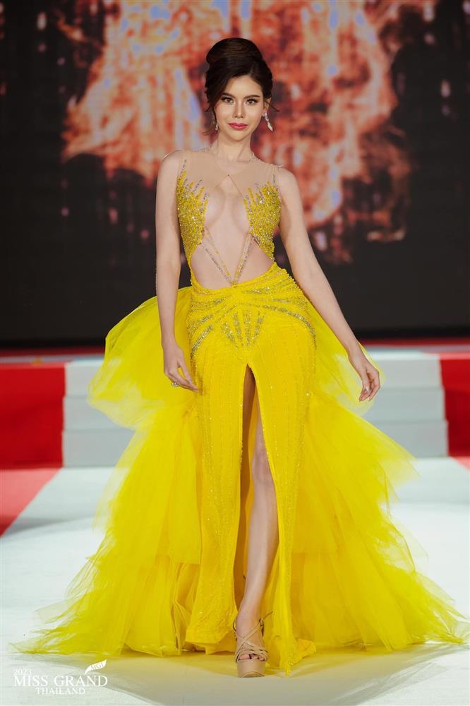 Váy dạ hội khó hiểu của thí sinh hoa hậu-16