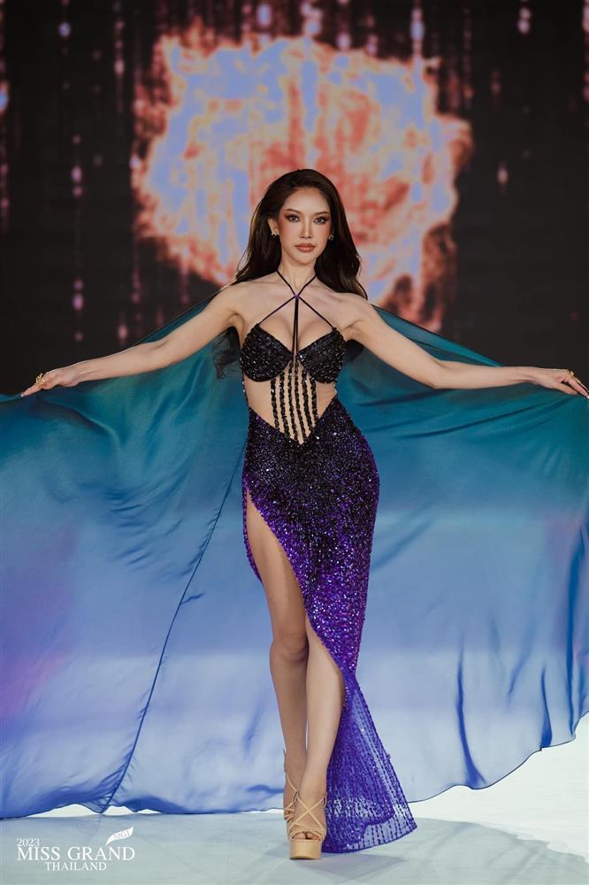 Váy dạ hội khó hiểu của thí sinh hoa hậu-19