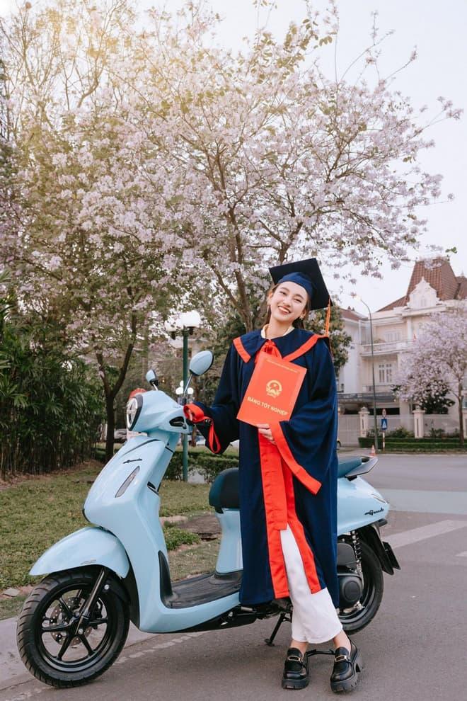 Sở thích chung lãng mạn của 3 hot girl thủ khoa đại học-4