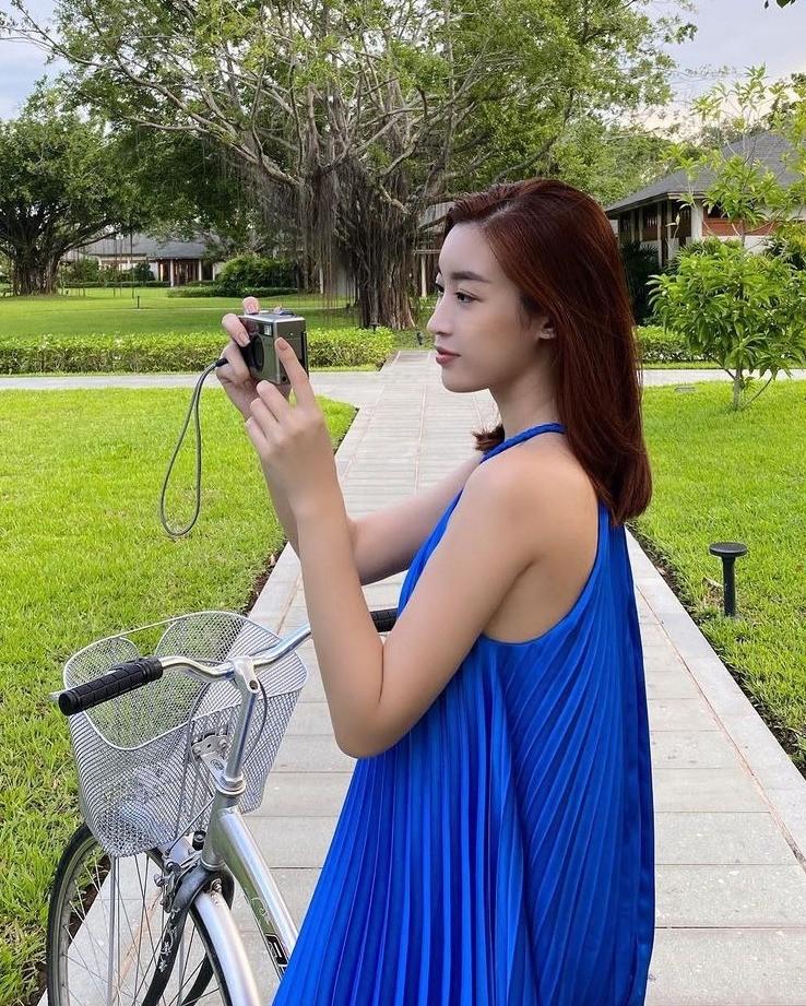 Tiết kiệm như Đỗ Mỹ Linh: Đồ mặc 4 năm trước diện lại vẫn đẹp-3