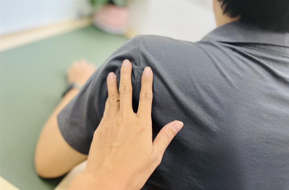 Đàn ông bị quấy rối nơi công sở còn nghe mỉa mai có vấn đề-1