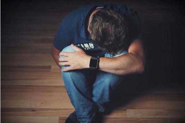 Bị quấy rối tình dục nơi công sở, nữ nhân viên bật: Tôi thích mặc hở hang-4