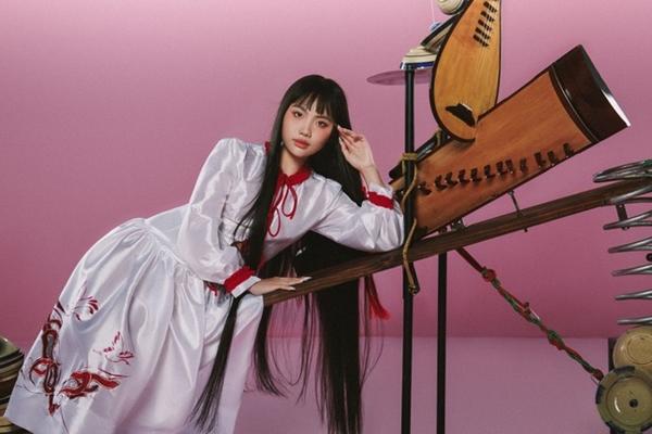 Khó nhận ra Phương Mỹ Chi ở tuổi 20-1