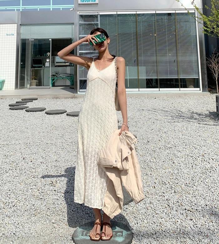 Vì sao váy trắng là item không thể thiếu trong tủ đồ mùa hè?-7