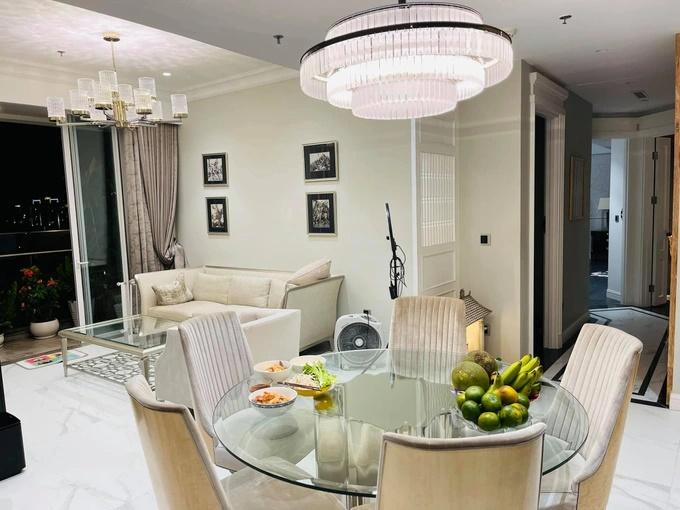 Sau 20 năm gà trống nuôi con, diễn viên Giao Thời đổi đời nhờ con gái-5