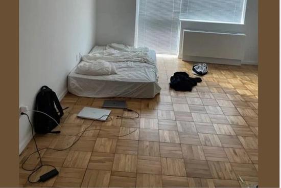 Sự thật về bức ảnh phòng ngủ sơ sài như nhà trọ của Elon Musk