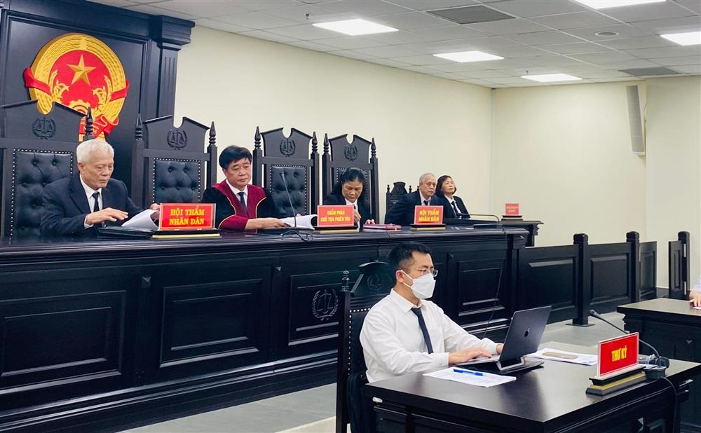 Ông Nguyễn Quang Tuấn lãnh án 3 năm tù-2