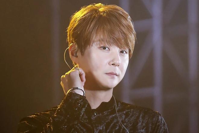 Hai nghệ sĩ trẻ bị cấm sóng vì bê bối đời tư, nhiều khán giả đồng tình-4