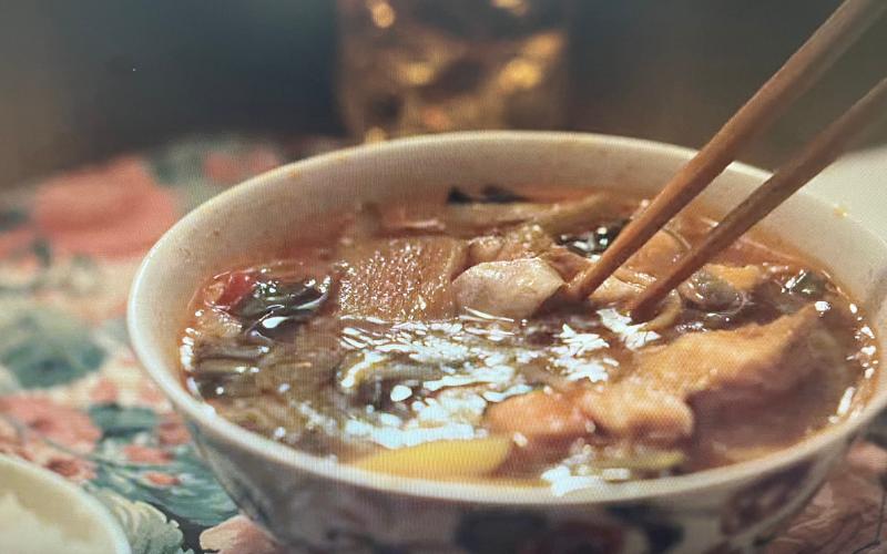 Món canh quen thuộc trên bàn ăn Việt xuất hiện trong phim Hollywood-3