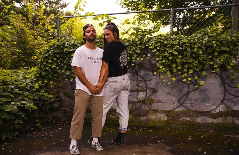 Cô gái được cầu hôn từ một bình luận bông đùa trên mạng-3