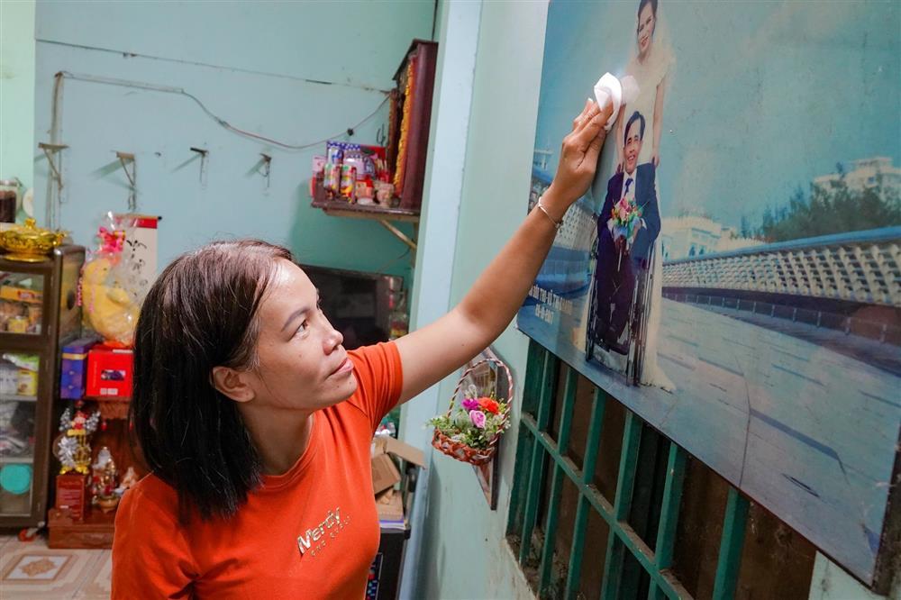 Mẹ đơn thân từng muốn ôm con nhảy sông hồi sinh từ chuyện tình xe lăn-4