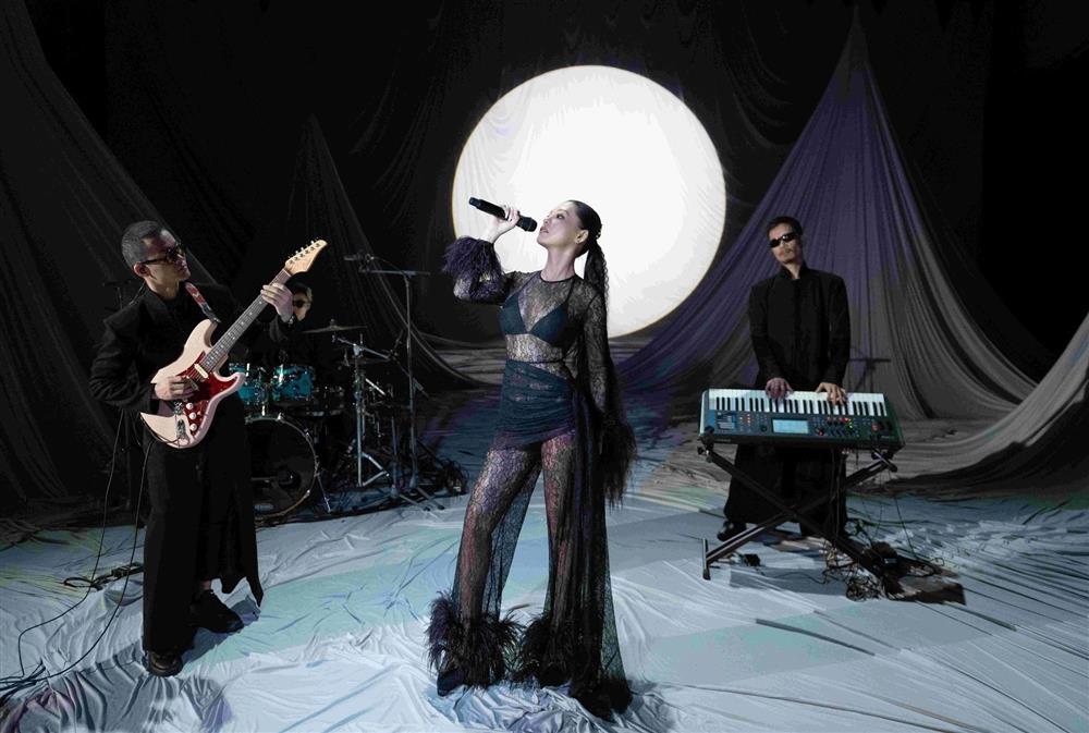 Bùi Lan Hương cũ kỹ và loay hoay-1