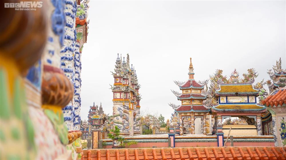 Choáng ngợp thành phố ma xa hoa như lăng tẩm vua chúa ở Thừa Thiên - Huế-2