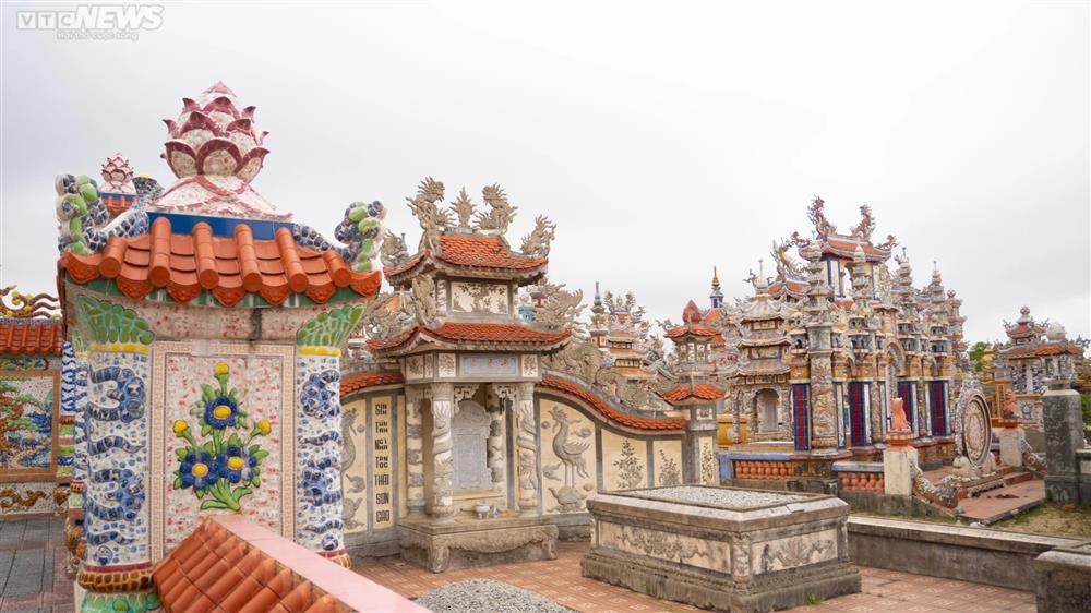 Choáng ngợp thành phố ma xa hoa như lăng tẩm vua chúa ở Thừa Thiên - Huế-4