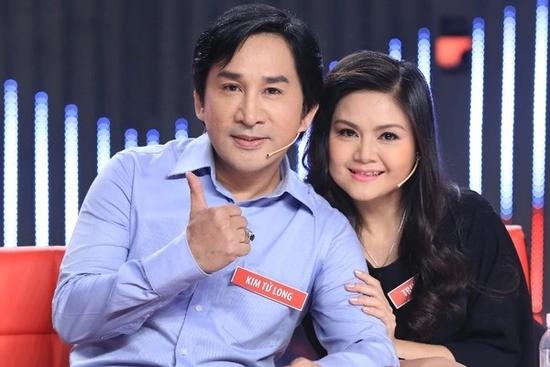 Kim Tử Long ở biệt thự xa hoa 300m2, giao hết tiền cho bà xã kém 11 tuổi