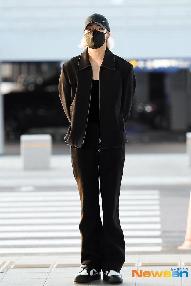 Trước giờ tang lễ Moonbin: Hành động của dàn idol Hàn để tiễn biệt cố nghệ sĩ tại sân bay-5