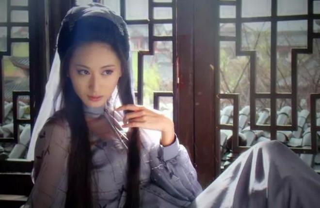 Mỹ nhân có vẻ đẹp ma mị khiến vua biên kịch Trung Quốc xuống dốc không phanh-1