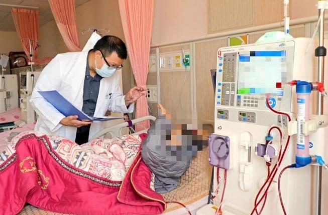 Máu chàng trai 26 tuổi đục như sữa, suýt mất mạng vì sở thích ăn uống-1