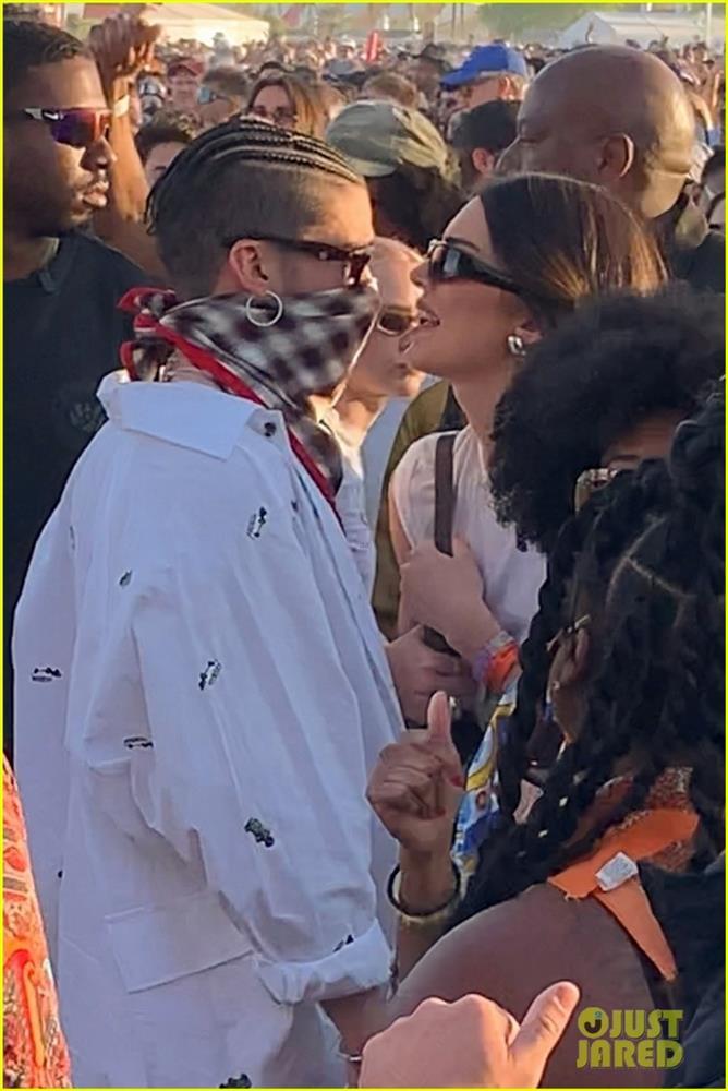 Kendall Jenner thân mật bên bạn trai mới tại sự kiện-1