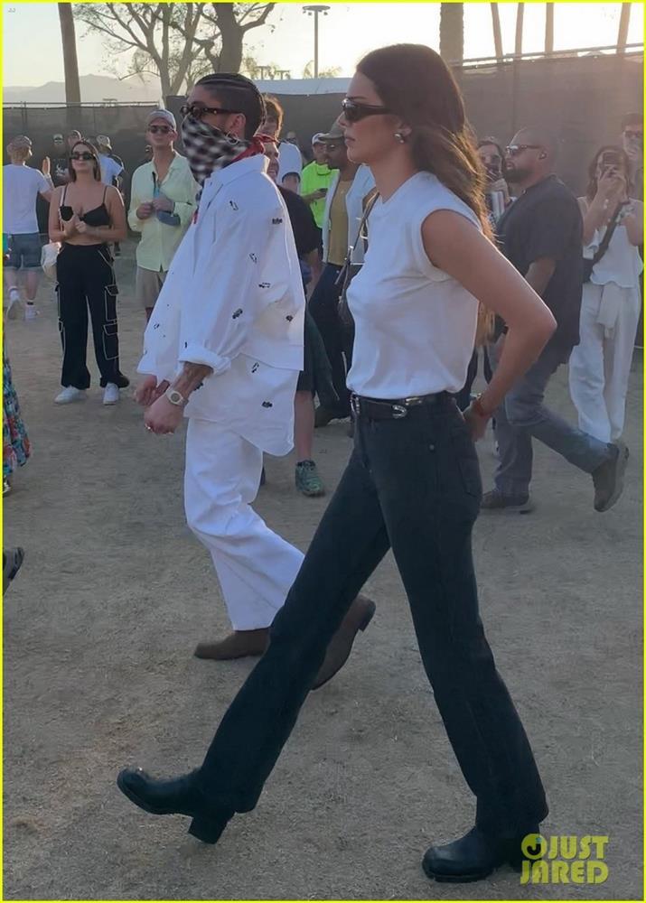 Kendall Jenner thân mật bên bạn trai mới tại sự kiện-2