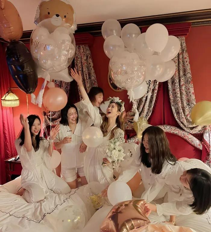 Lee Da Hae gây chú ý trong loạt ảnh tiệc chia tay đời độc thân-3