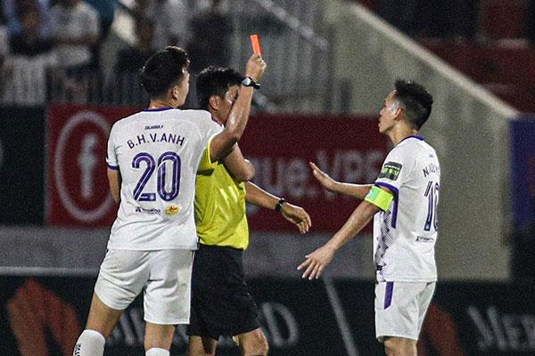 HLV CLB Hà Nội: Án phạt của Văn Quyết quá nặng-2