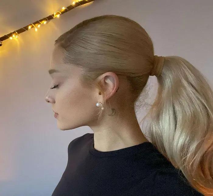 Sự thật đau lòng đằng sau kiểu tóc đuôi ngựa của Ariana Grande-5
