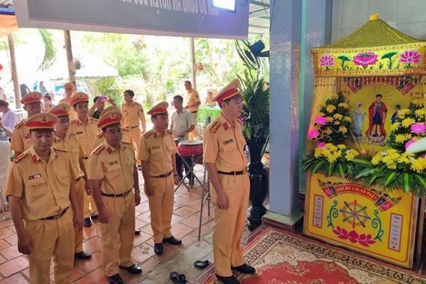 Họp khẩn vụ xe nghi chở hàng cấm tông thiếu tá CSGT và 2 người tử vong-3