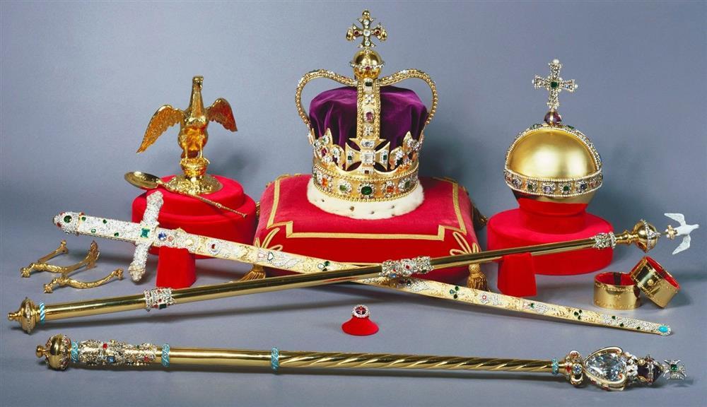 14 bảo vật Hoàng gia Anh dùng trong lễ đăng cơ Vua Charles-4