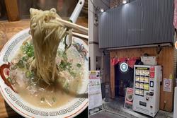 Tiệm mì Nhật 'cấm' khách dùng điện thoại khi ăn